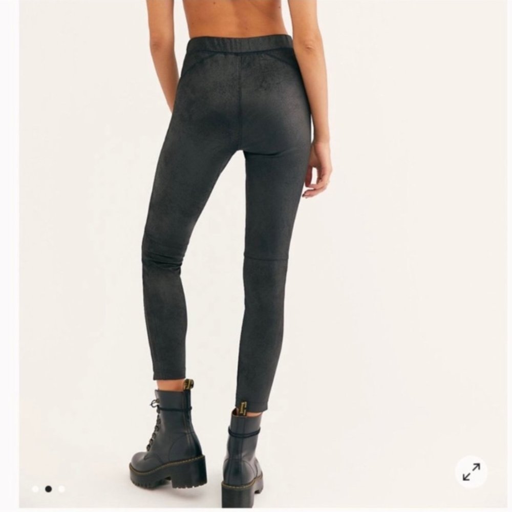 Like NEW Free People SuedeLeather Leggings Sz 0 🖤 - Picture 5 of 5